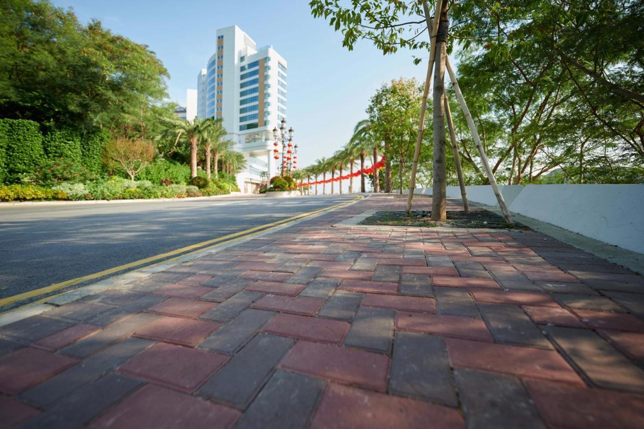 The Fullerton Ocean Park Hotel Hongkong Buitenkant foto A street in Shenzhen