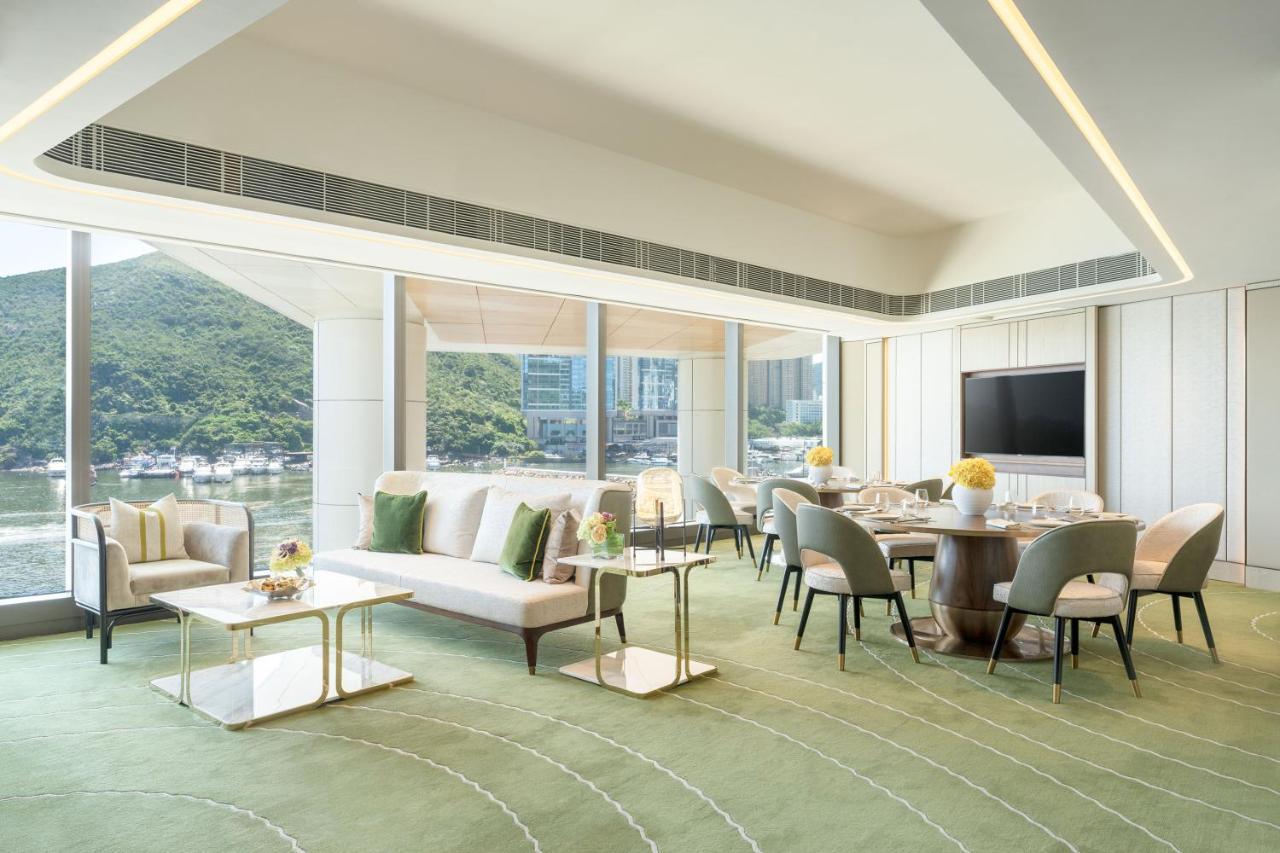 The Fullerton Ocean Park Hotel Hongkong Buitenkant foto The Club at The Mira Hong Kong