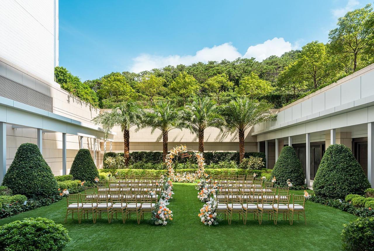 The Fullerton Ocean Park Hotel Hongkong Buitenkant foto The Garden at The St. Regis Hong Kong